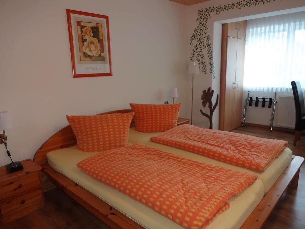 Gastehaus Gluck Wir Haben Immer Eintrittskarten Fur Den Europa-Park Fur Sie! Hotel รูสท์ ภายนอก รูปภาพ