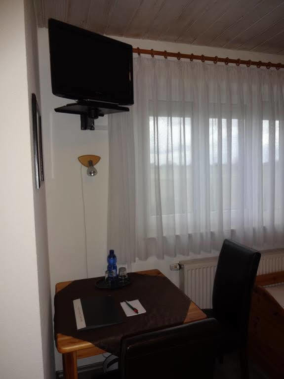 Gastehaus Gluck Wir Haben Immer Eintrittskarten Fur Den Europa-Park Fur Sie! Hotel รูสท์ ภายนอก รูปภาพ