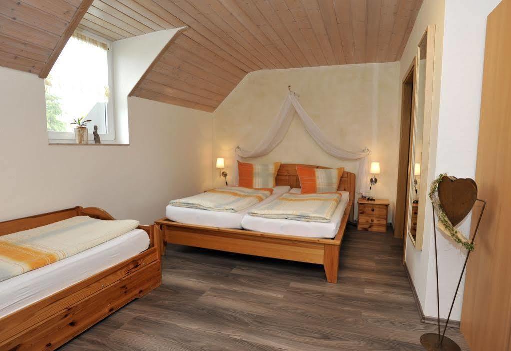 Gastehaus Gluck Wir Haben Immer Eintrittskarten Fur Den Europa-Park Fur Sie! Hotel รูสท์ ภายนอก รูปภาพ
